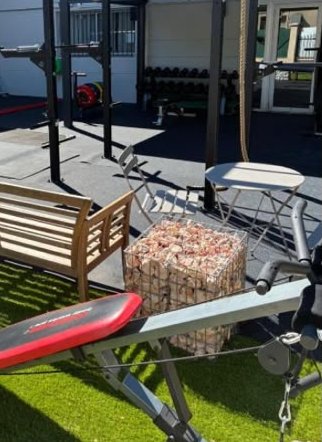 Coin détente sur gazon dans le park extérieur
